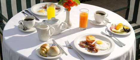 Free daily full breakfast
