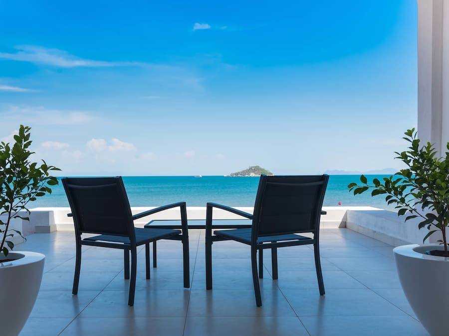 Premium bedding, blackout curtains, bed sheets