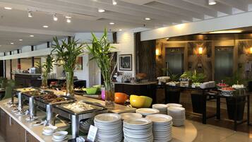 Daily buffet breakfast (MYR 41 per person)