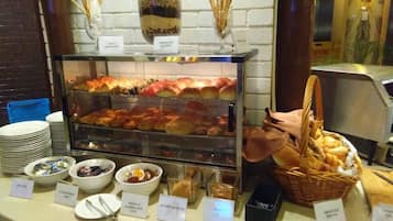 Petit déjeuner buffet (41 MYR par personne)