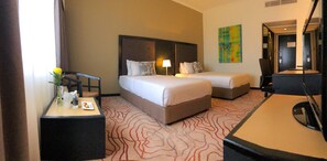 Premium bedding, pillow-top beds, minibar, in-room safe - Impiana Hotel Ipoh (Ipoh)