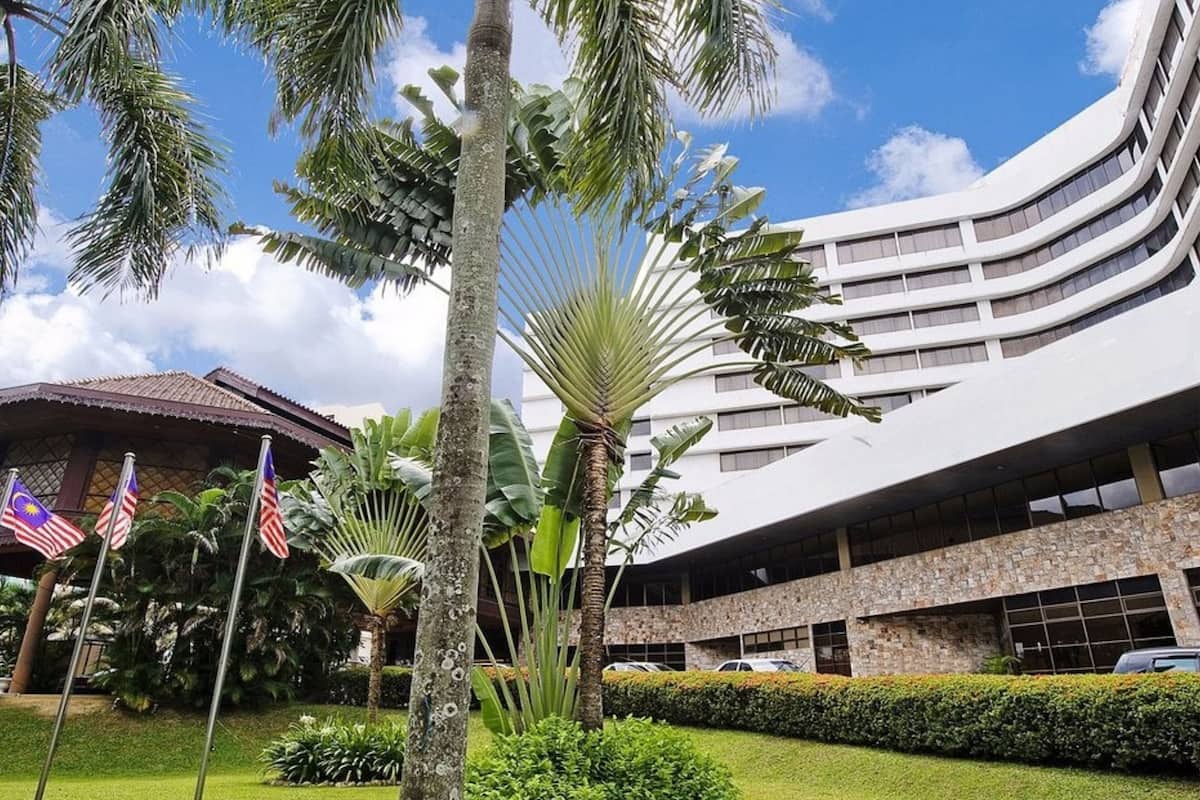 Deluxe Twin Room | Premium bedding, pillowtop beds, minibar, in-room safe