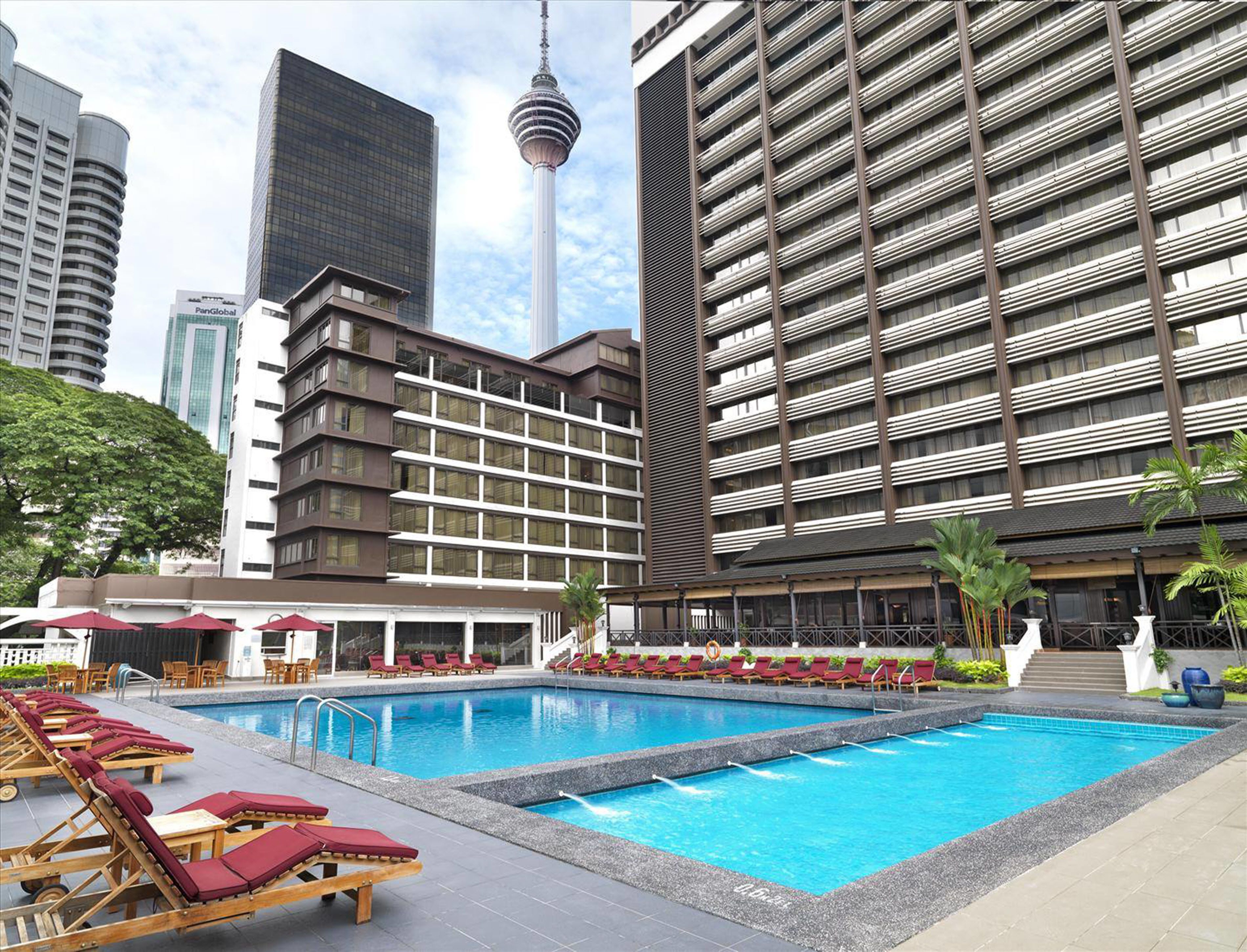 Piscina interna, piscina externa