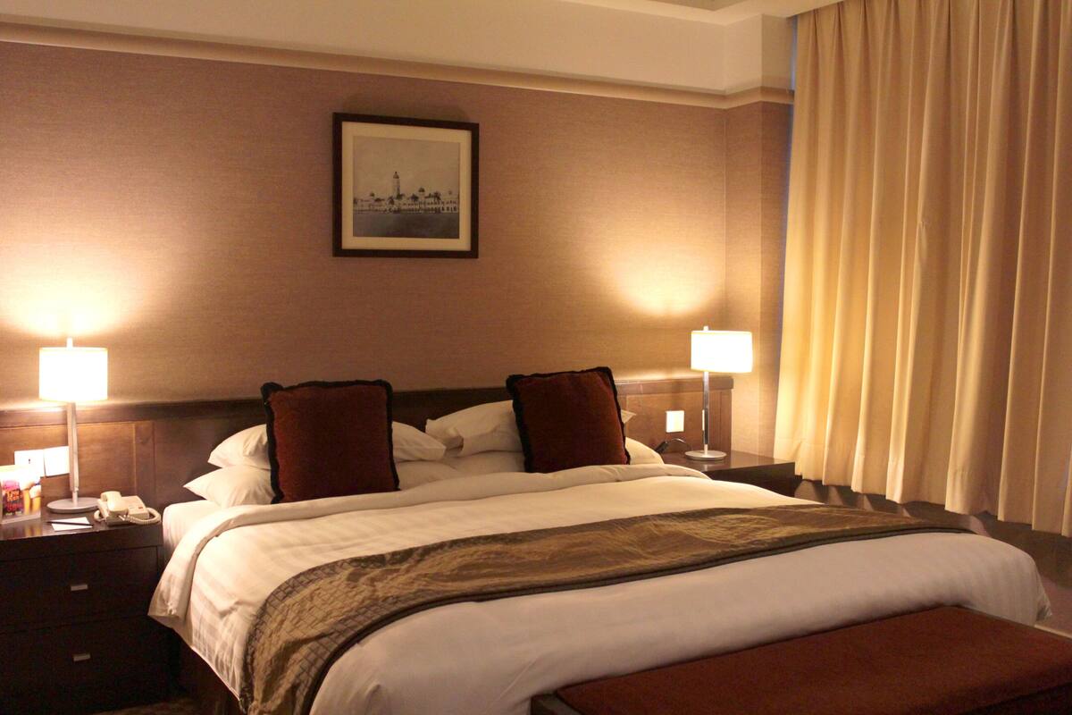 Family Suite | In-room safe, iron/ironing board, cribs (free), WiFi (free)