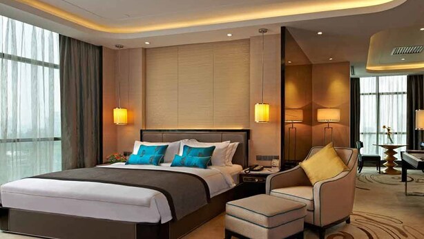 極品套房 (King Bed) | 客房內保險箱、熨斗/熨衣板、免費搖籃/嬰兒床、免費無線上網