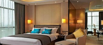 Pacific Regency Hotel Suites