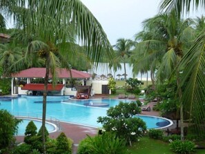 Indoor pool, 2 outdoor pools - Federal Villa Beach Resort Langkawi (Langkawi)
