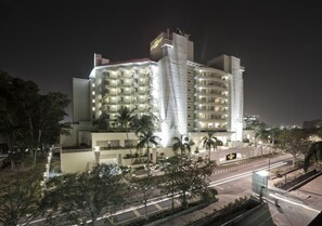 Façade de l’hébergement - soirée/nuit