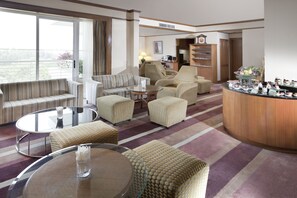 2 bars/lounges, poolside bar