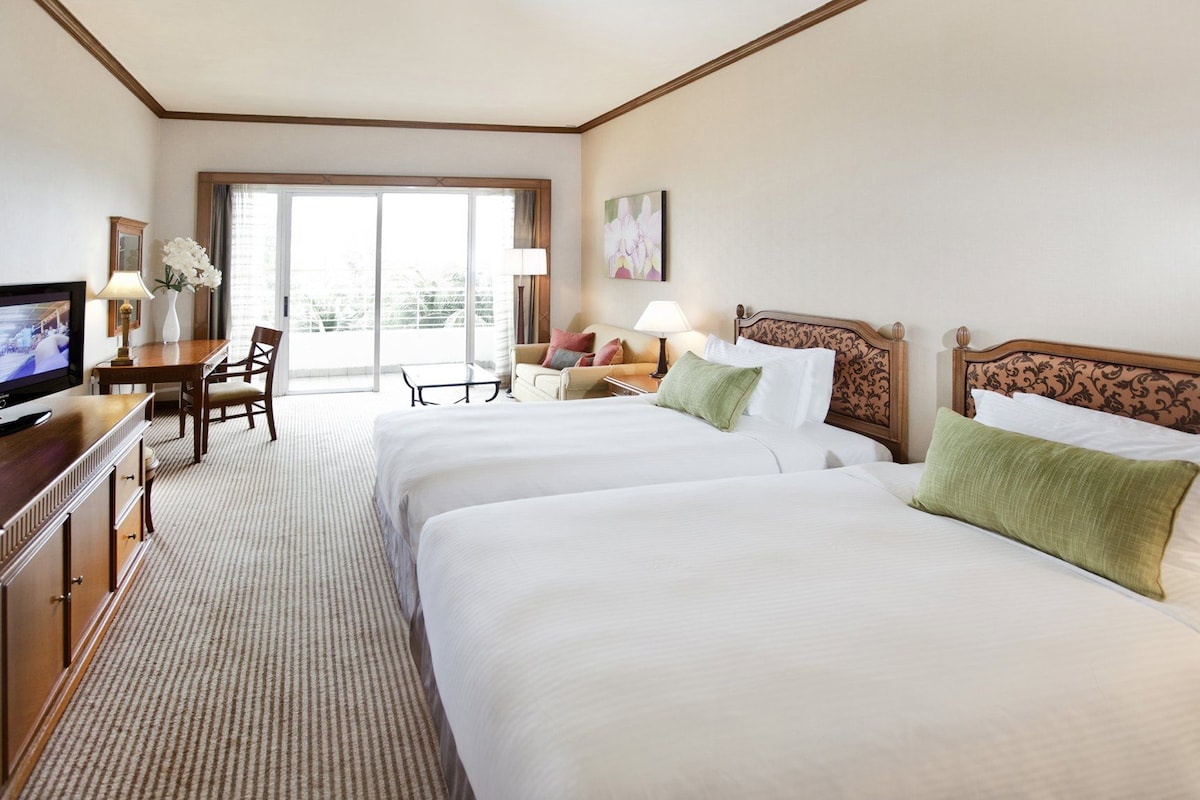 Premium bedding, down duvets, pillow-top beds, minibar