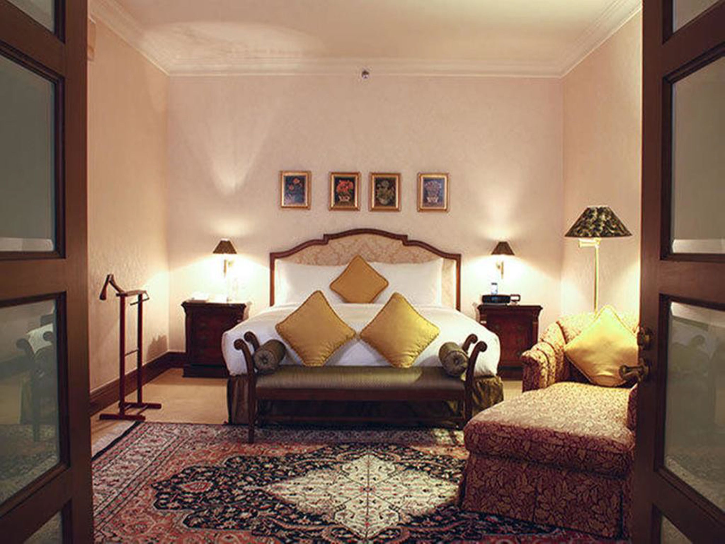 premier suite (1 king bed) | 1 bedroom, premium bedding, down duvets, pillow-top beds