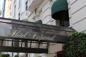 Exterior detail - Hotel Imperial Reforma (Mexico City)