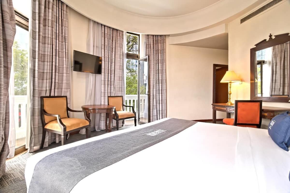 1 bedroom, premium bedding, pillow-top beds, in-room safe
