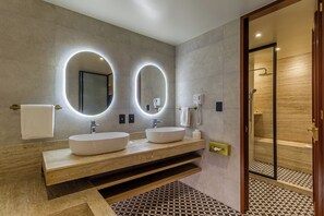 Deluxe Room | Bathroom | Shower, rainfall showerhead, designer toiletries, hair dryer - Hotel Imperial Reforma (Mexico City)