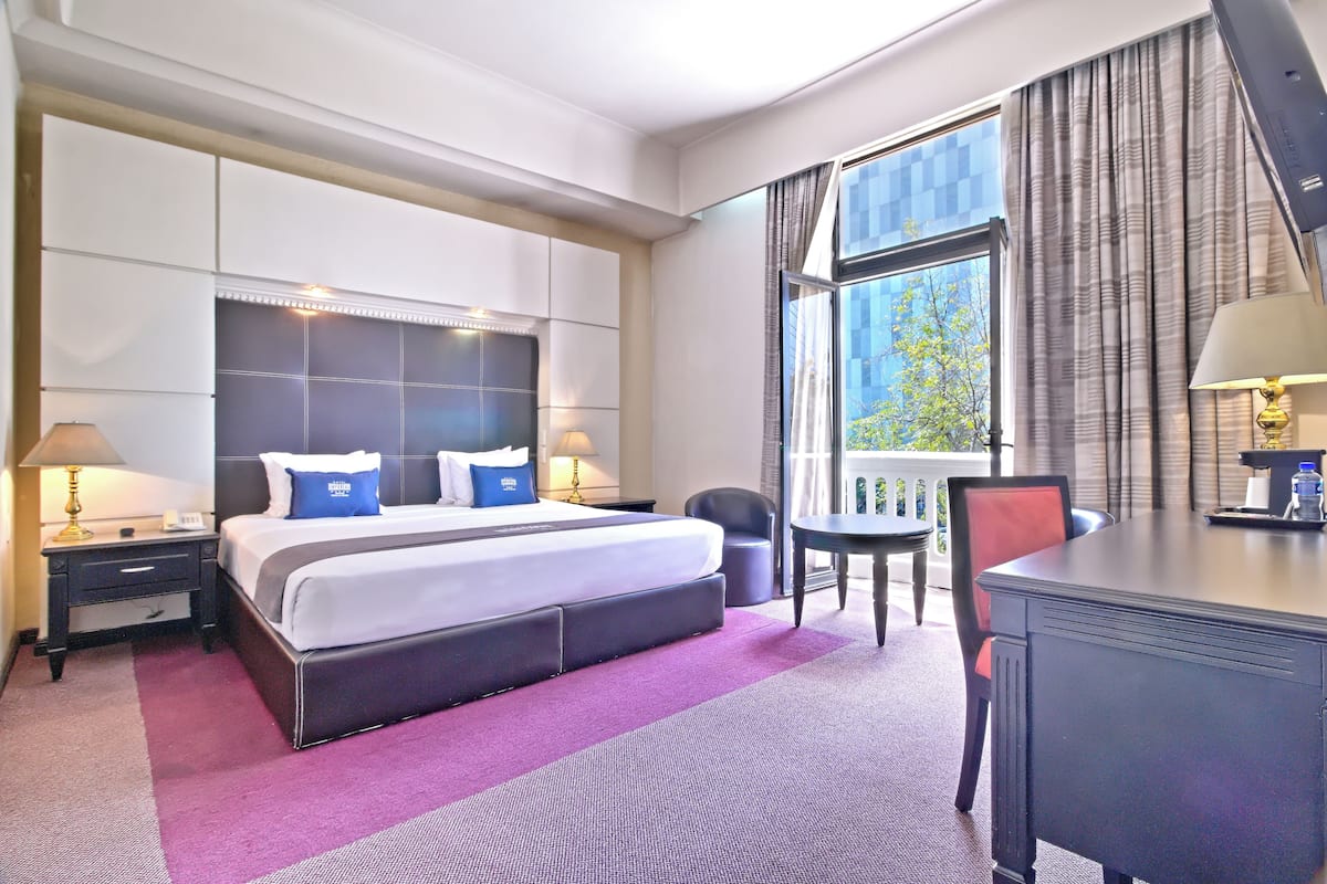 Executive Room