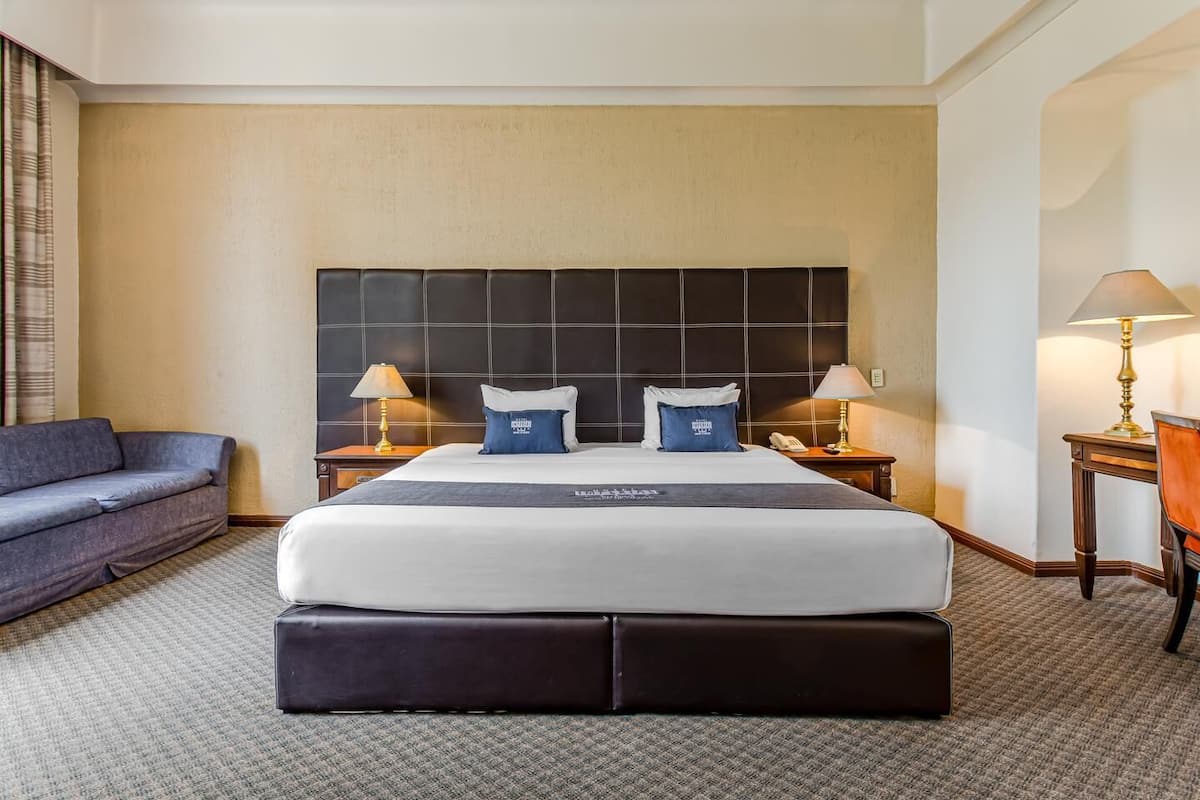 1 bedroom, premium bedding, pillow-top beds, in-room safe