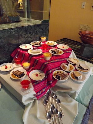 Breakfast, lunch, dinner served; international cuisine
