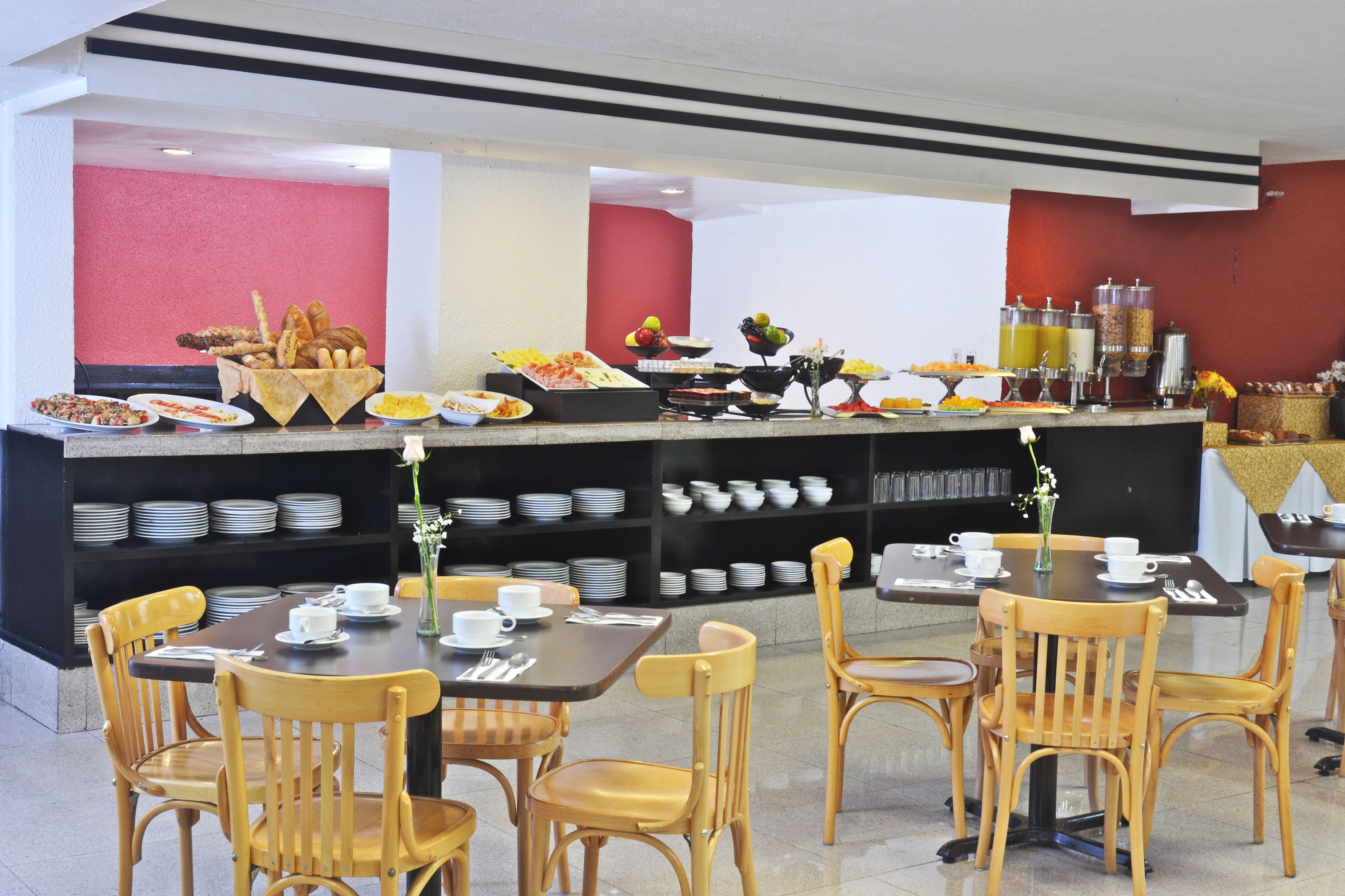 daily buffet breakfast (mxn 309 per person)