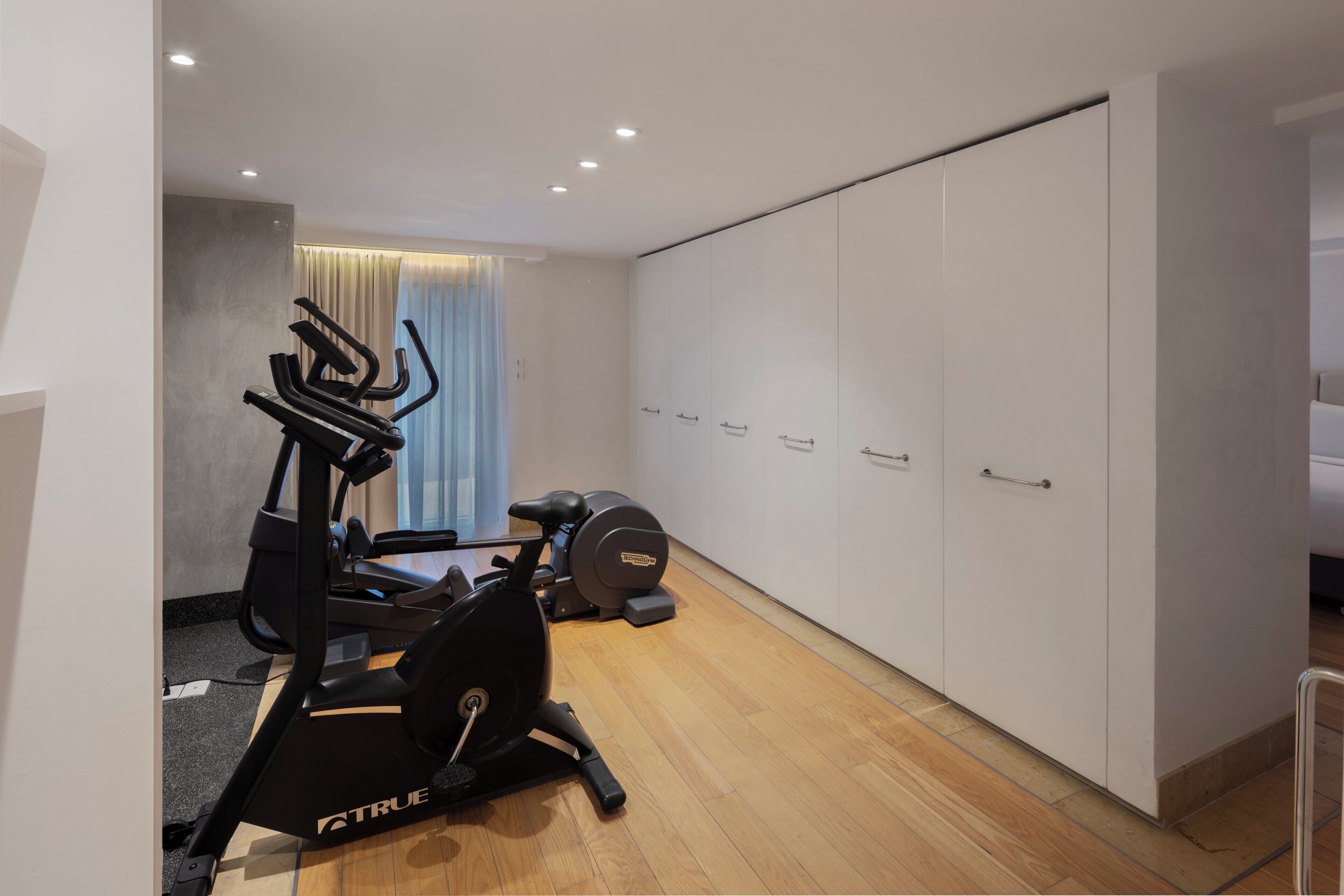 1 bedroom, egyptian cotton sheets, premium bedding, down duvets