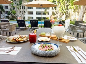 3 restaurants, international cuisine - InterContinental Presidente Puebla by IHG (Puebla)