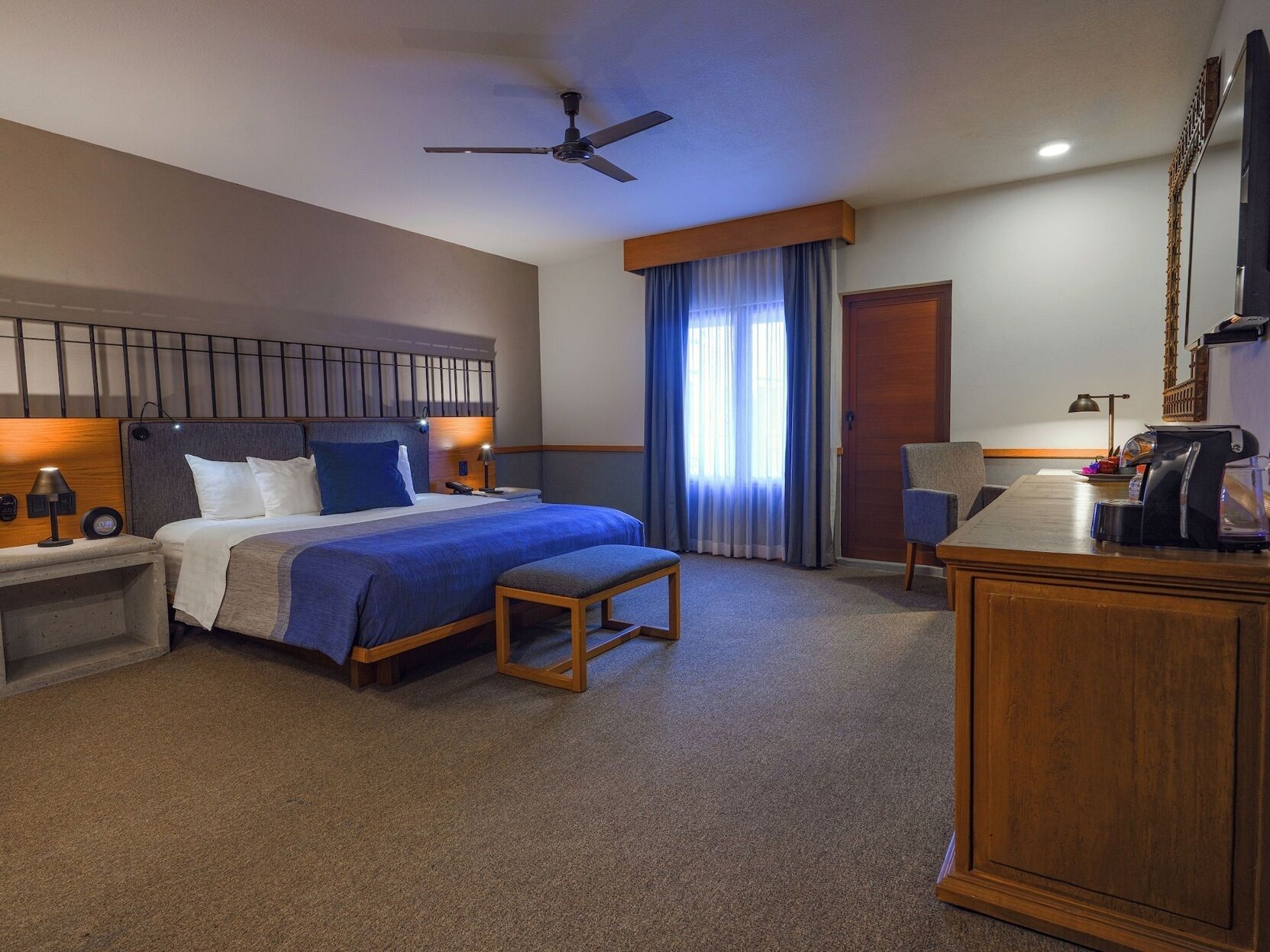 Minibar, in-room safe, desk, iron/ironing board
