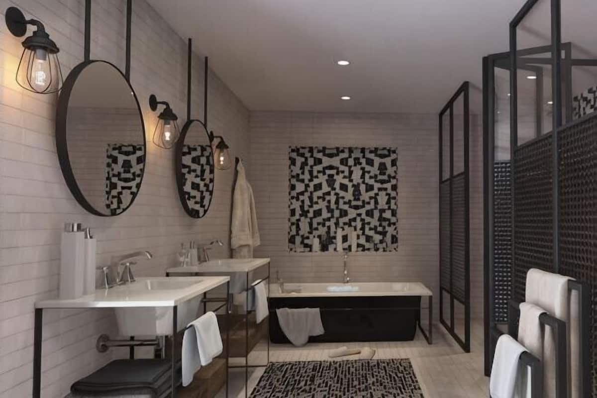Een bad/douchecombinatie, gratis toiletartikelen, een haardroger