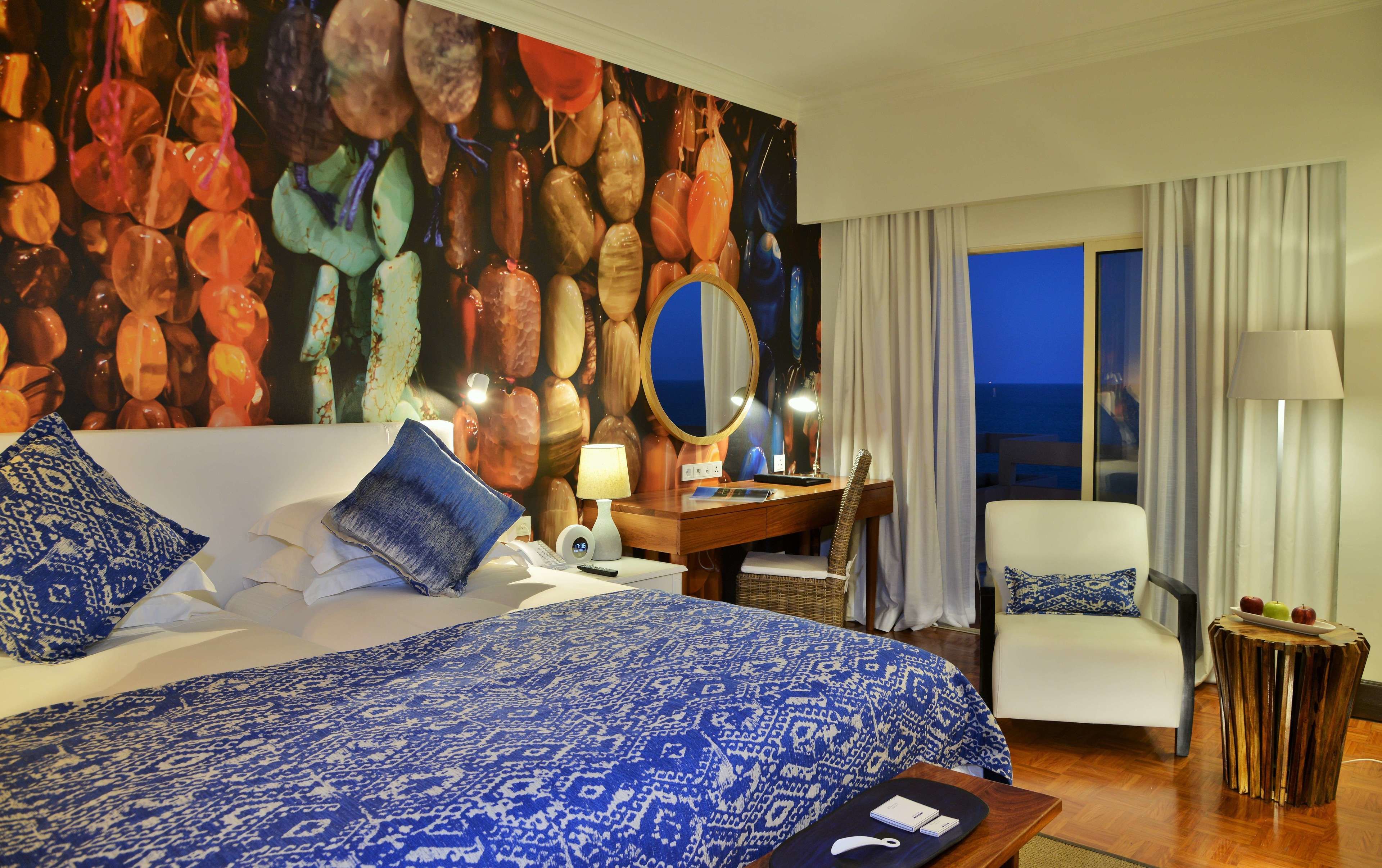 standard room | minibar, in-room safe, desk, blackout curtains