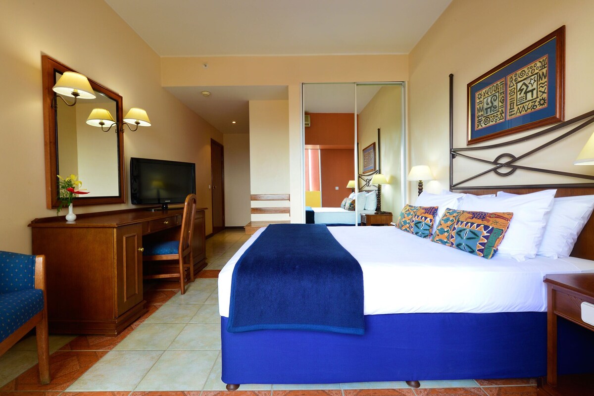 In-room safe, desk, laptop workspace, blackout curtains