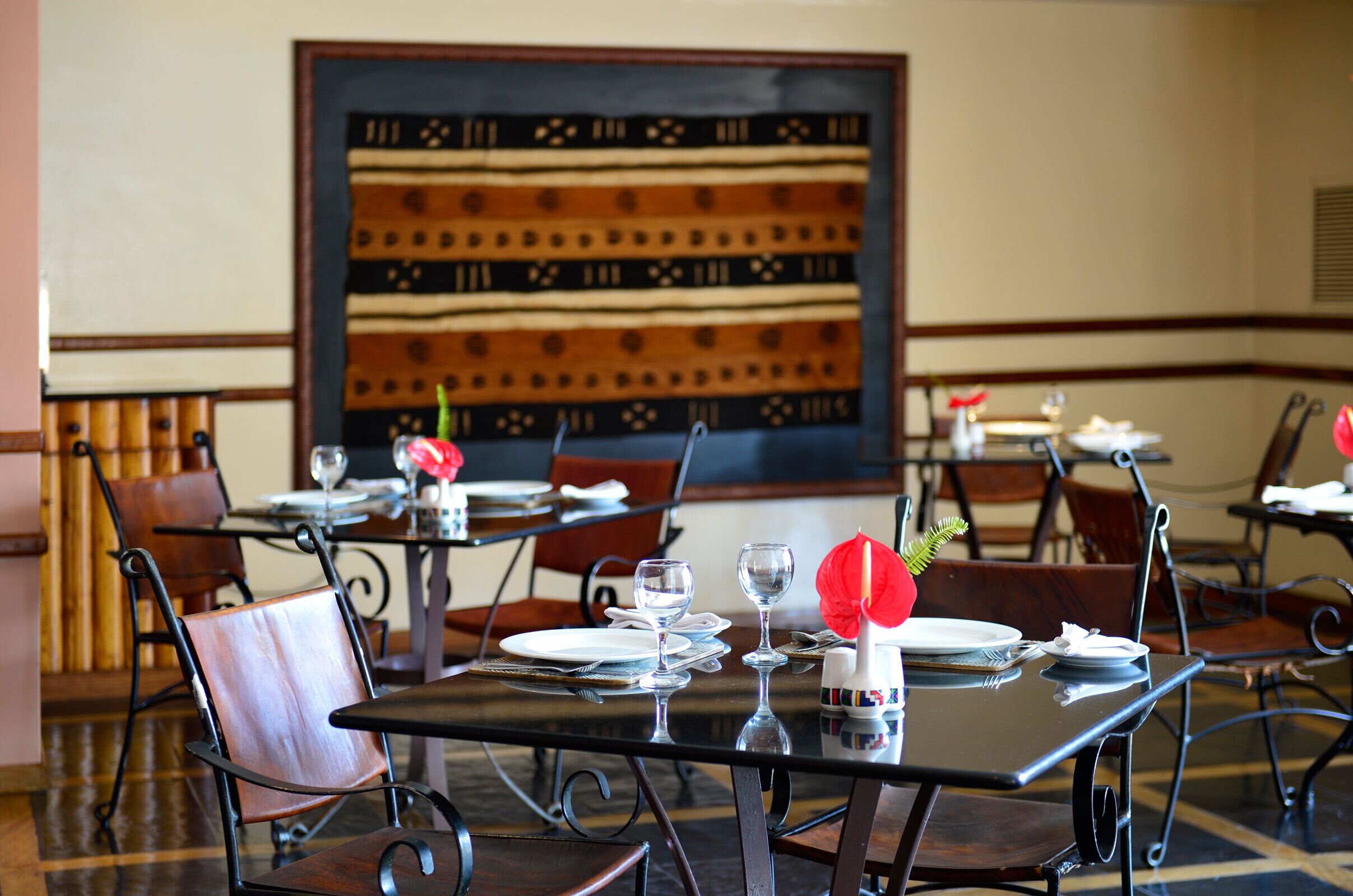 breakfast, lunch and dinner served