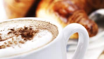 Café da manhã com buffet grátis todos os dias