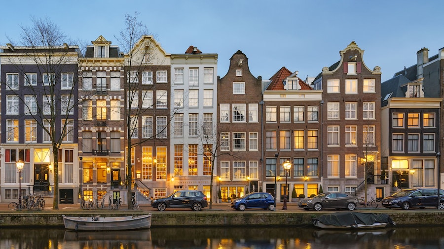 Ambassade Hotel