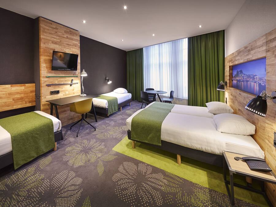 Family Room | Down comforters, in-room safe, desk, iron/ironing board