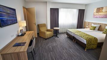 1 bedroom, in-room safe, desk, iron/ironing board