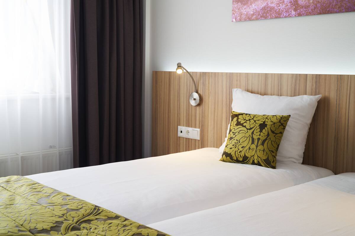 1 bedroom, in-room safe, desk, iron/ironing board