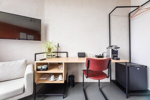 Chambre Confort | Bureau, espace de travail pour ordinateur portable