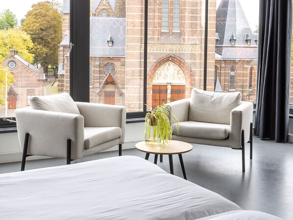 Chambre Familiale | Bureau, espace de travail pour ordinateur portable