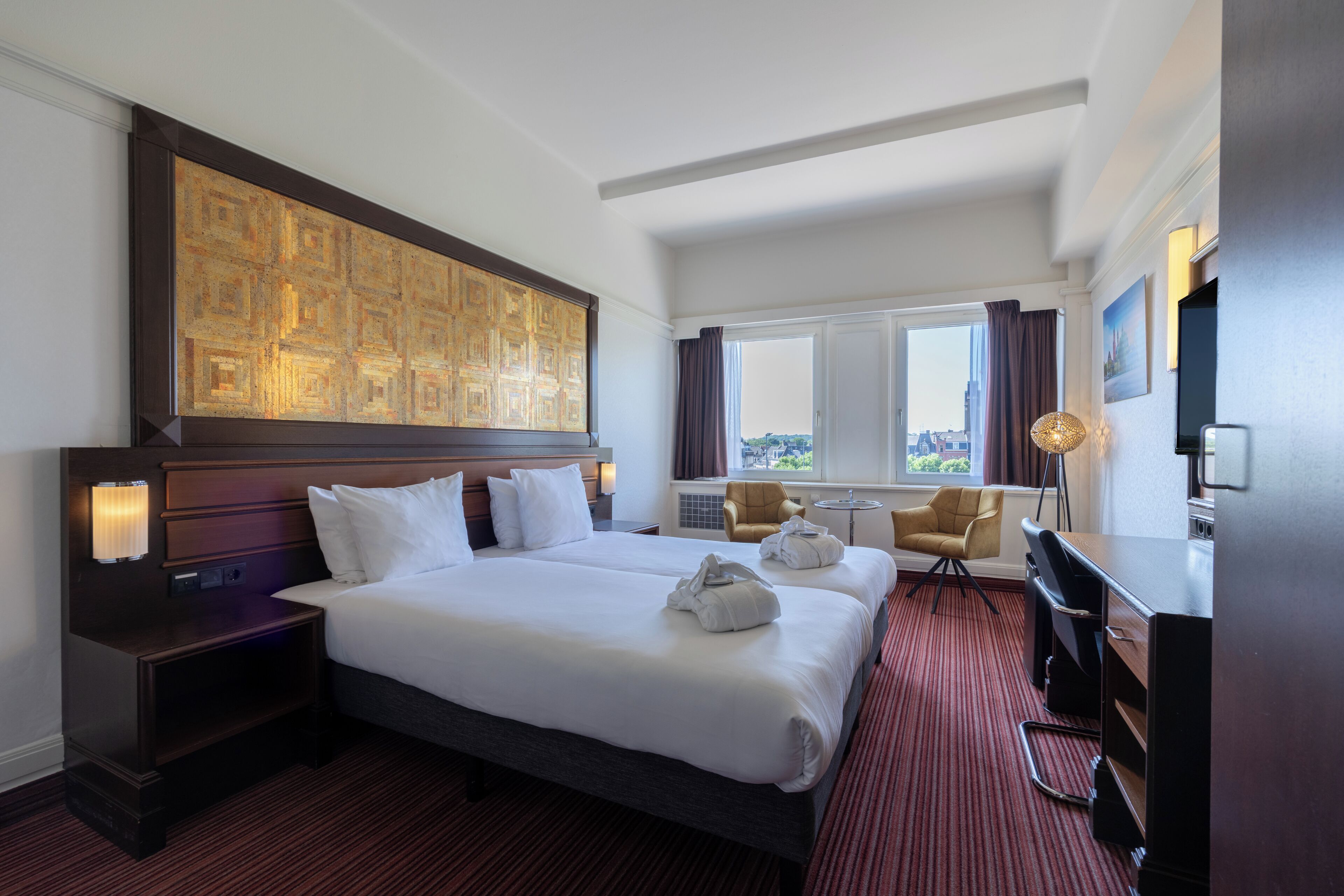 Superior Room | In-room safe, desk, iron/ironing board (on request), free WiFi