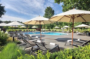 Indoor pool, seasonal outdoor pool, pool umbrellas, sun loungers