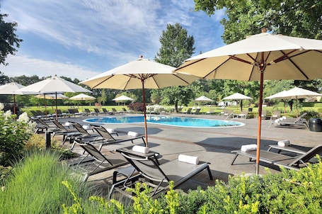 Indoor pool, seasonal outdoor pool, pool umbrellas, sun loungers