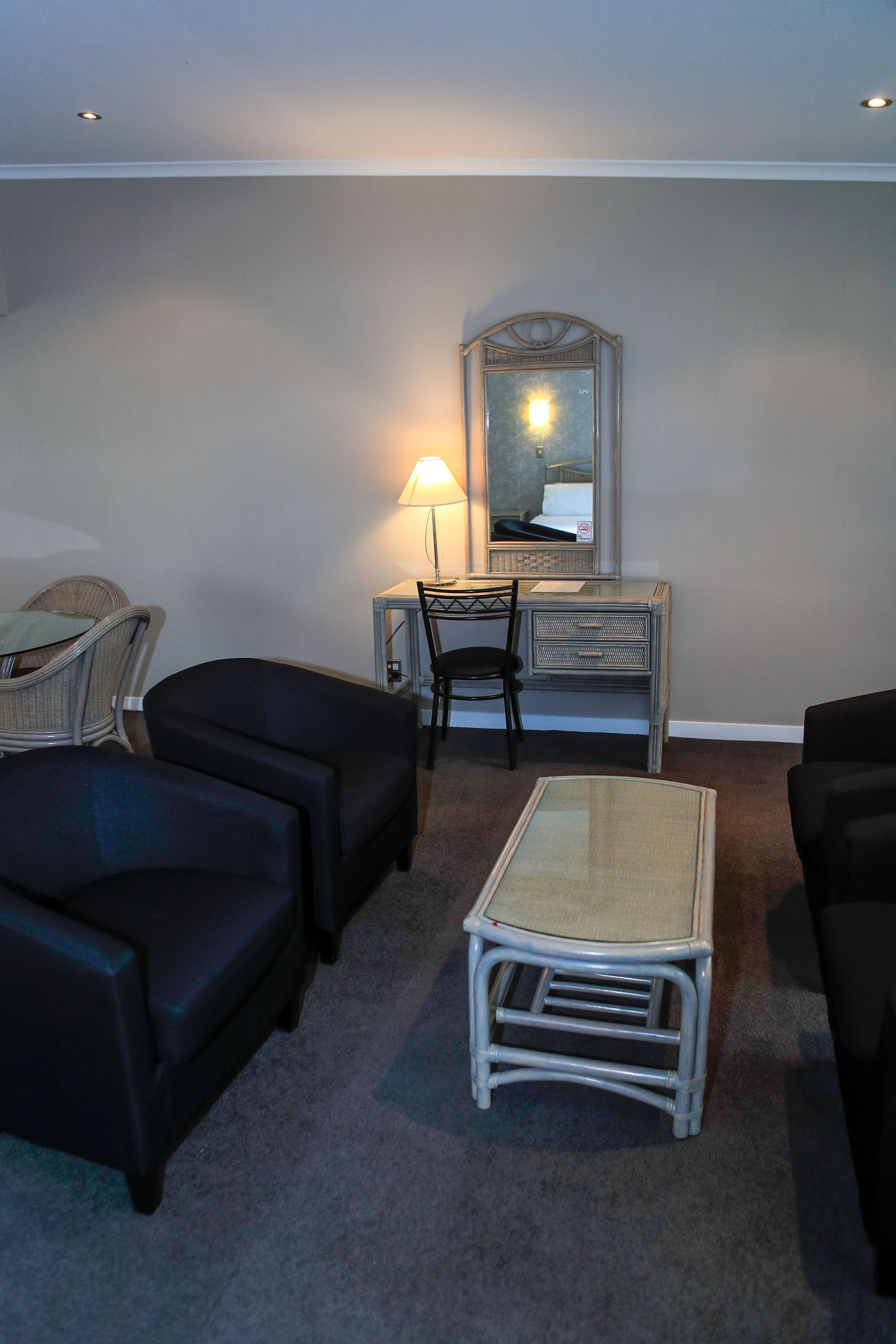 executive studio | living area