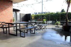 Phục vụ bữa tối 