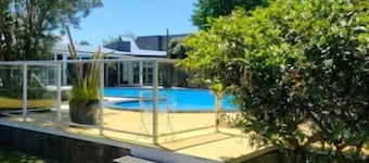 The Avenue Hotel
