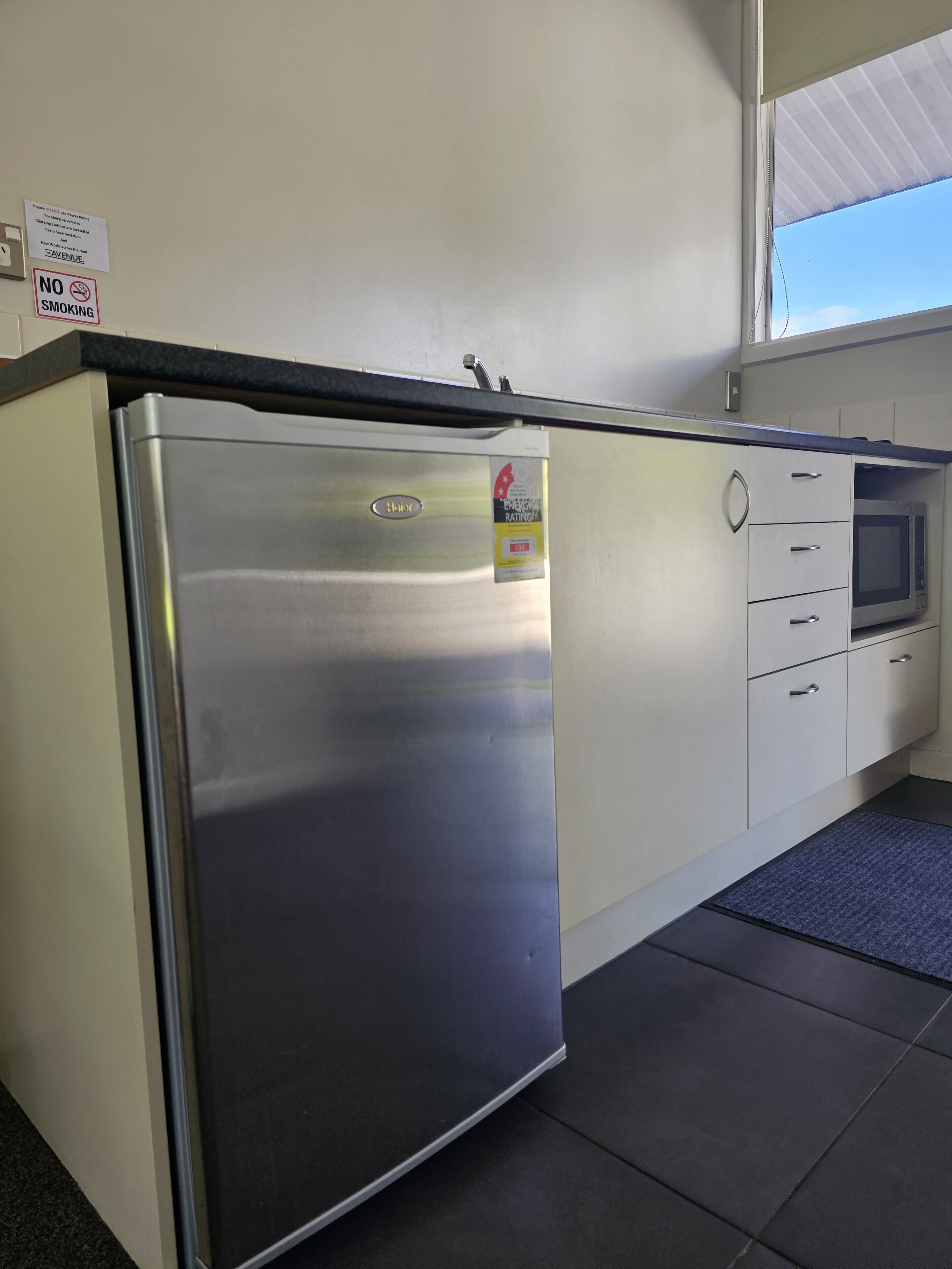 deluxe poolside | private kitchen | mini-fridge, electric kettle