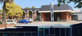 The Avenue Hotel