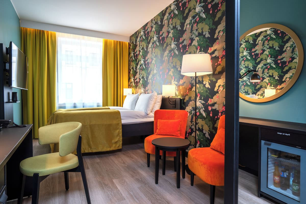 Quarto duplo standard, para não fumantes | Roupas de cama antialérgicas, frigobar, cofres nos quartos