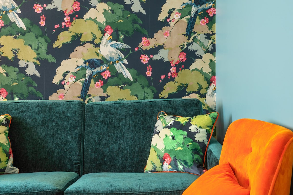 business room, non smoking | hypo-allergenic bedding, minibar, in-room safe, individually decorated