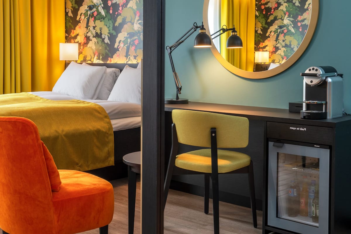 superior room, non smoking | hypo-allergenic bedding, minibar, in-room safe, individually decorated