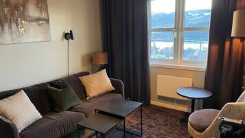 Juniorsuite med badstu | Dundyner, senger med overmadrass og individuelt dekorert