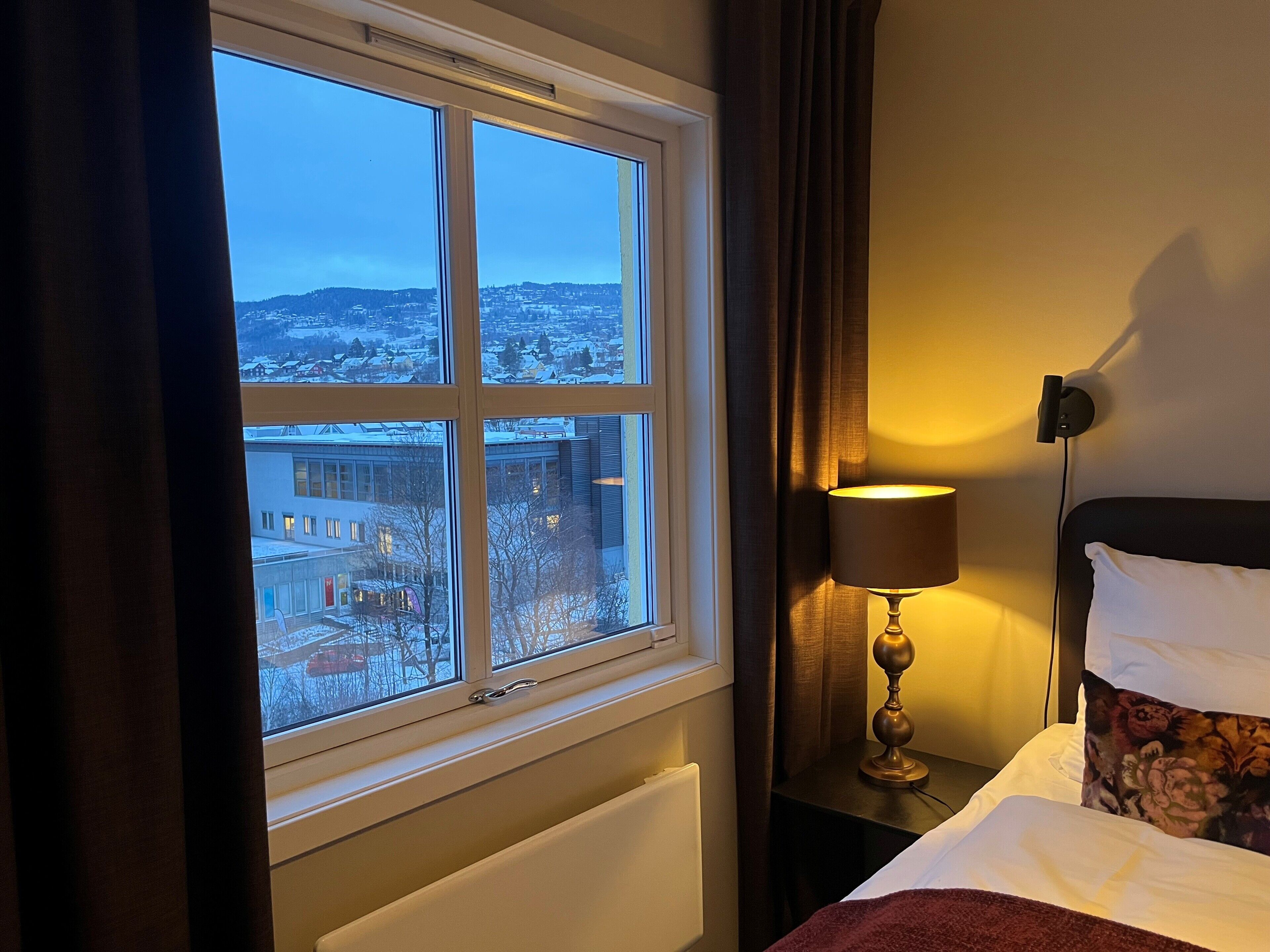 Juniorsuite med badstu | Down duvets, pillow-top beds, individually decorated