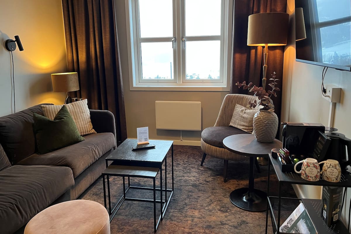 Juniorsuite med badstu | Down comforters, pillowtop beds, blackout drapes